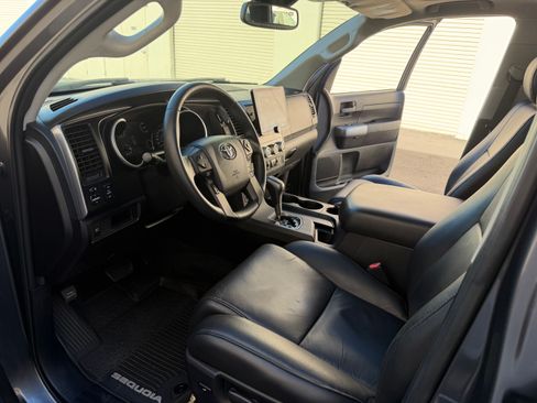 Used 2018 Toyota Sequoia TRD Sport image 10