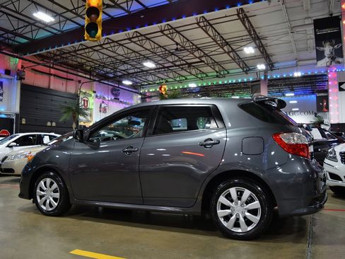 Used 2012 Toyota Matrix S FWD image 11