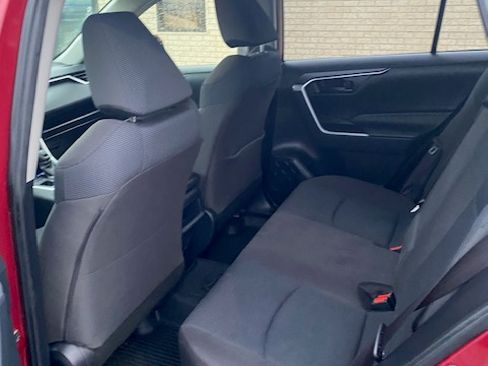 Used 2019 Toyota RAV4 LE image 20