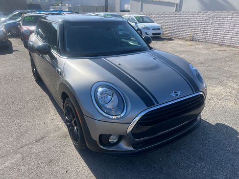Used 2016 MINI Cooper Clubman EX FWD image 4