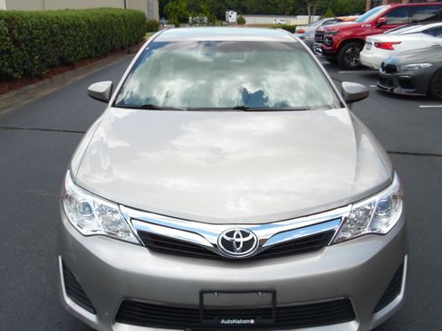 Used 2013 Toyota Camry LE FWD image 14