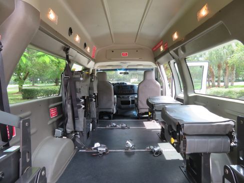 Used 2011 Ford E-350 and Econoline 350 Extended Super Duty RWD image 30