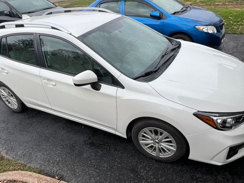 Used 2017 Subaru Impreza 2.0i Premium image 2