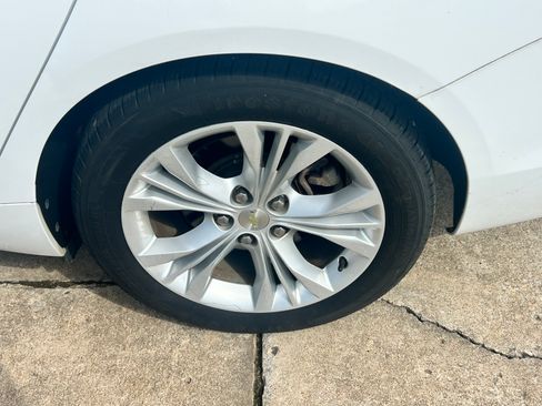 Used 2015 Chevrolet Impala LT image 26