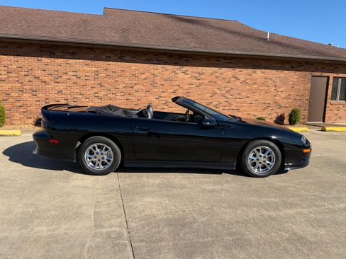 Used 2002 Chevrolet Camaro Z28 image 11