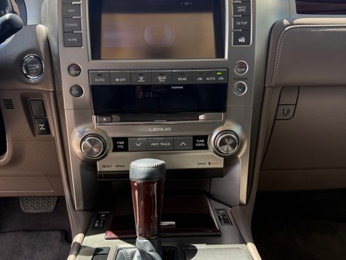 Used 2018 Lexus GX 460 AWD/4WD image 17