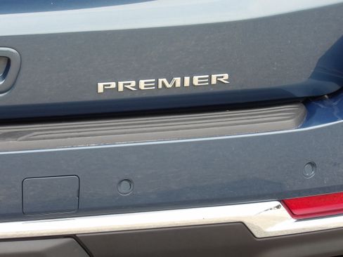 Used 2025 Chevrolet Tahoe 4WD Premier image 13