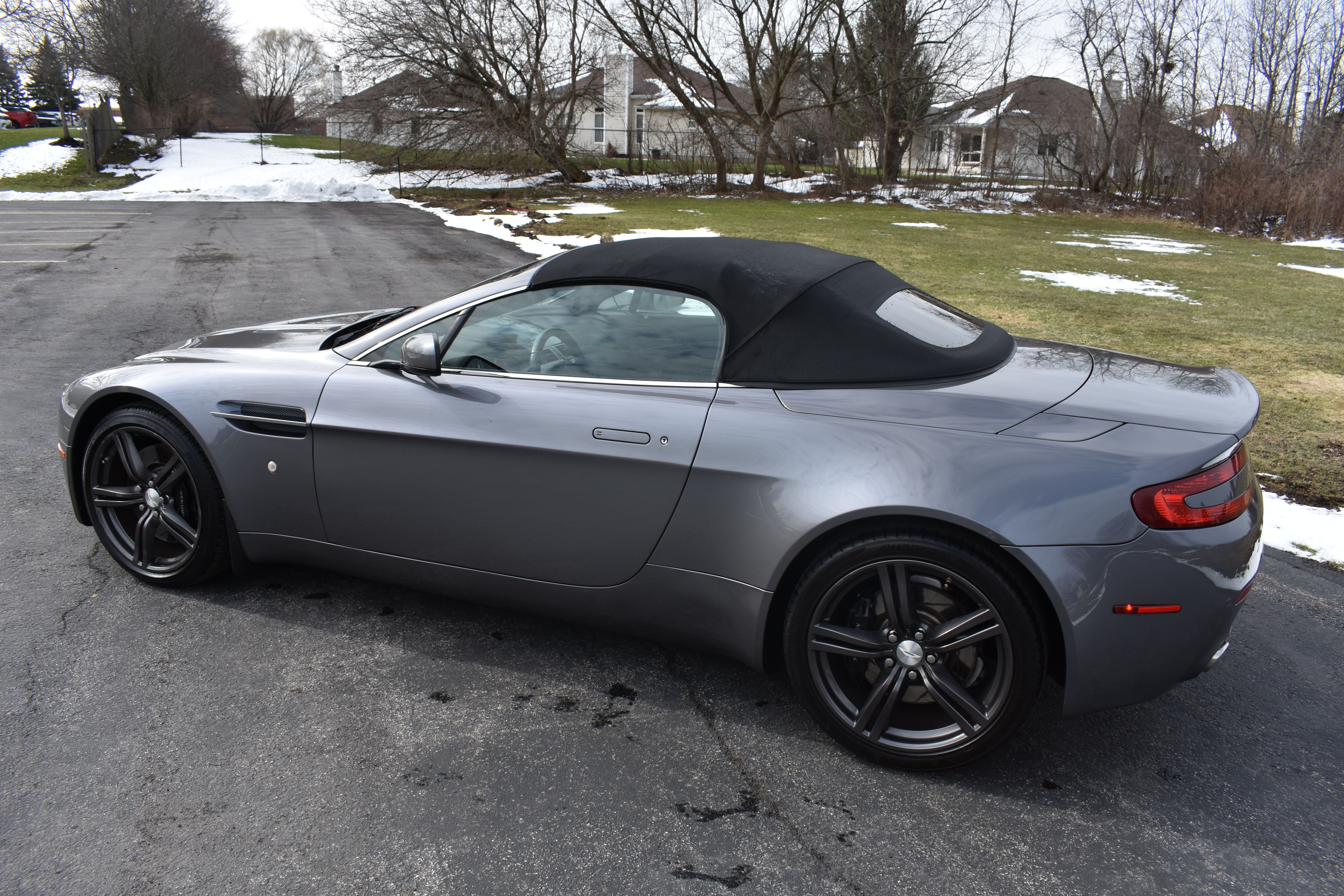 Used 2009 Aston Martin V8 Vantage Roadster RWD image 6
