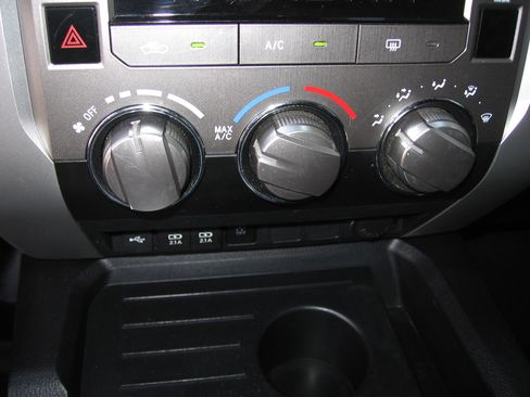 Used 2020 Toyota Tundra SR5 image 9