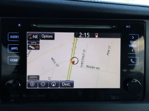 Used 2016 Toyota Sienna XLE Premium image 19