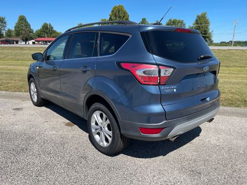 Used 2018 Ford Escape SE image 3