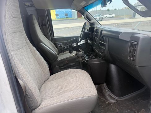 Used 2022 GMC Savana 2500 LT image 7