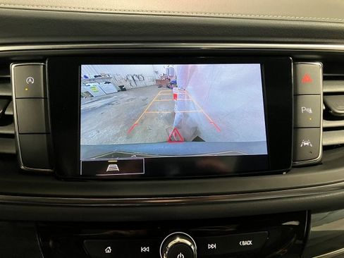 Used 2023 Buick Enclave Essence image 15
