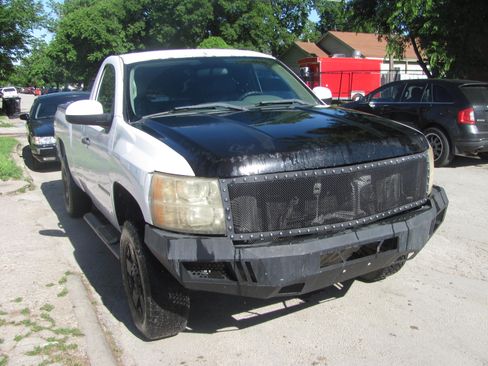Used 2012 Chevrolet Silverado 1500 image 2