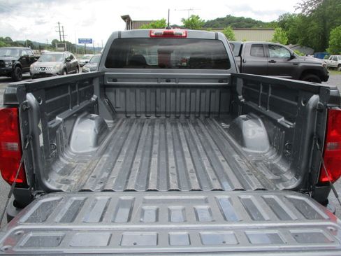 Used 2022 Chevrolet Colorado LT image 11