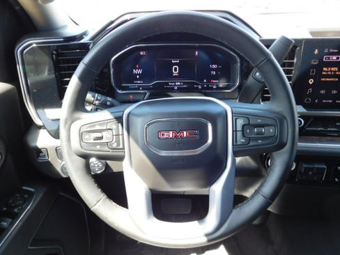 Used 2025 GMC Sierra 1500 SLT image 13
