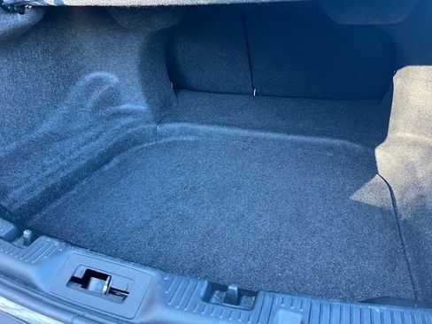 Used 2017 Ford Taurus SEL image 25