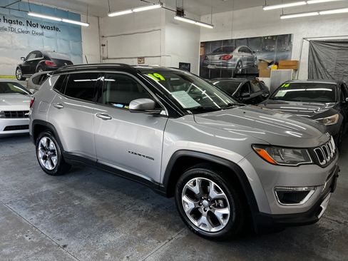 Used 2019 Jeep Compass Limited image 2