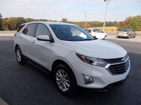 Used 2019 Chevrolet Equinox LT image 3
