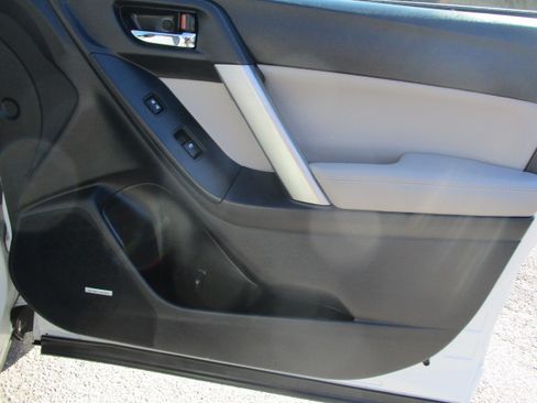 Used 2015 Subaru Forester 2.5i Limited image 28