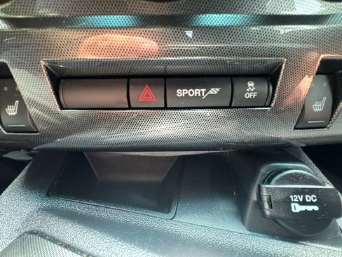 Used 2014 Dodge Challenger SXT RWD image 21