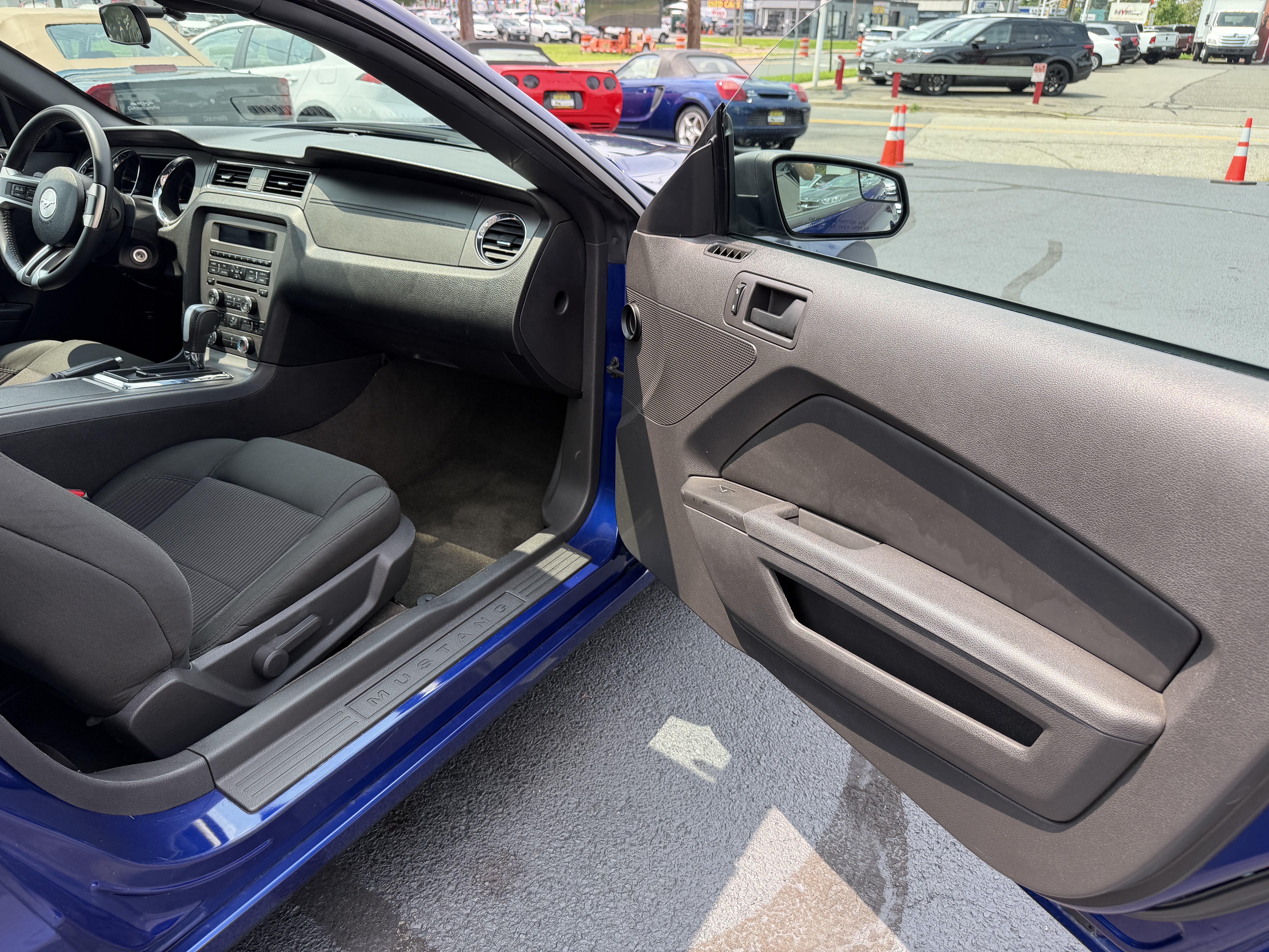 Used 2014 Ford Mustang Convertible RWD image 16