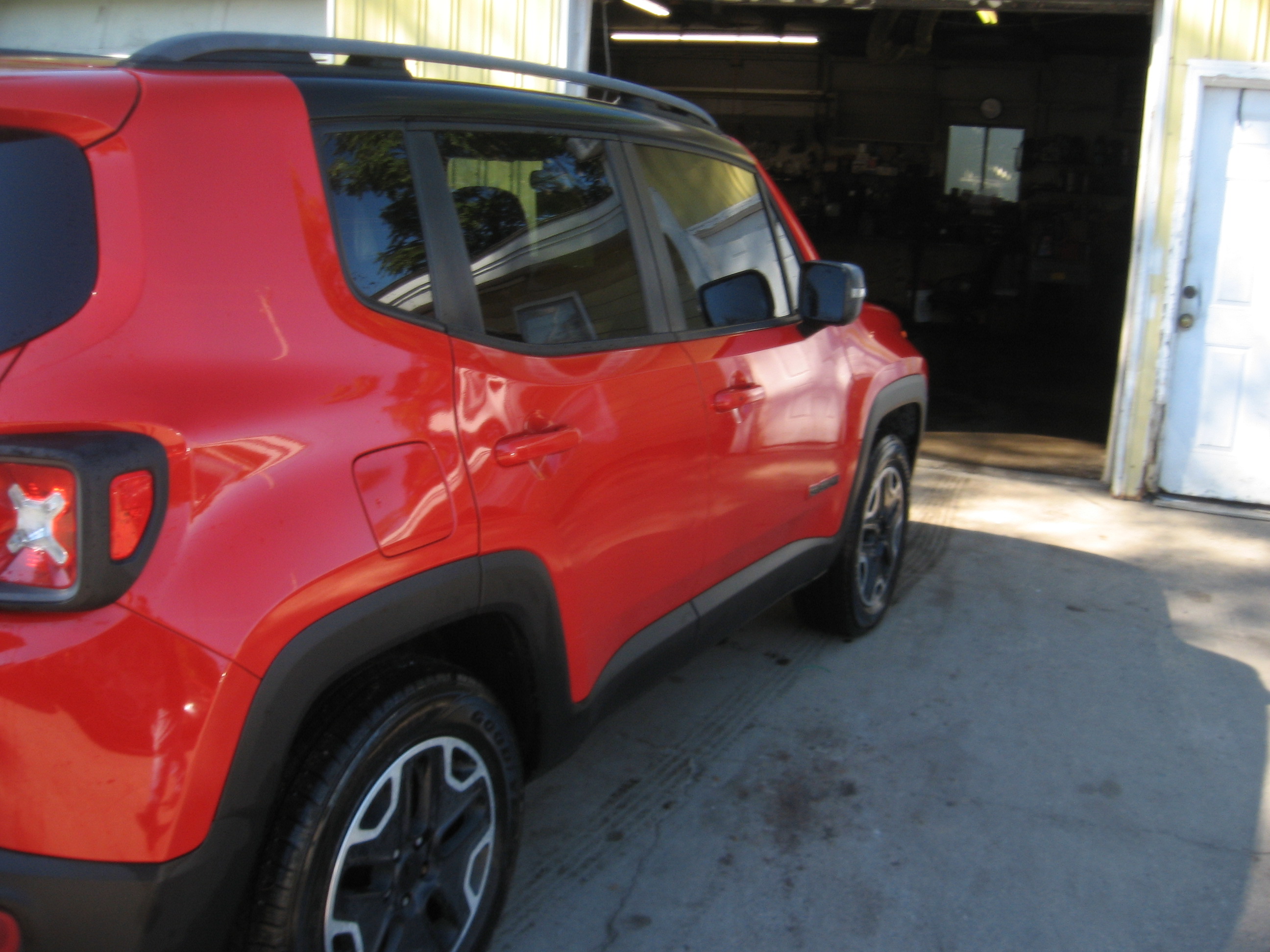 Used 2015 Jeep Renegade 4WD Trailhawk image 4