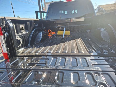 Used 2017 Ford F350 Lariat image 5