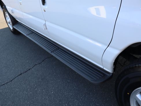 Used 2012 Ford E-350 and Econoline 350 XLT image 11