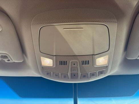 Used 2018 Ford Edge Titanium image 20