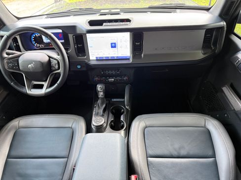 Used 2023 Ford Bronco 4-Door Outer Banks AWD/4WD image 2