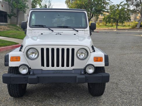 Used 2004 Jeep Wrangler 4WD image 9