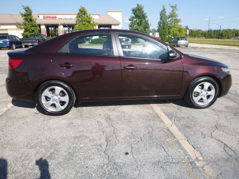 Used 2010 Kia Forte EX Sedan FWD image 5