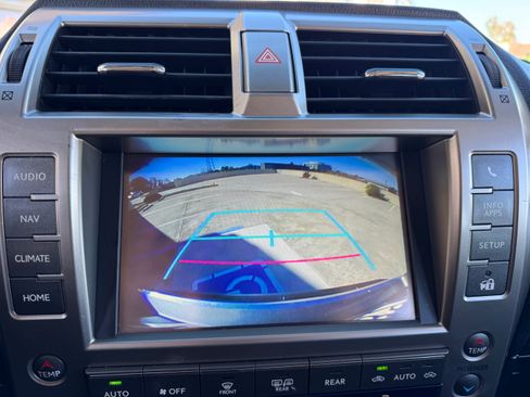 Used 2018 Lexus GX 460 image 32