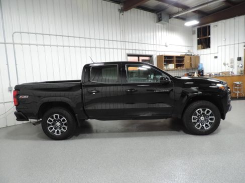 Used 2023 Chevrolet Colorado Z71 image 11