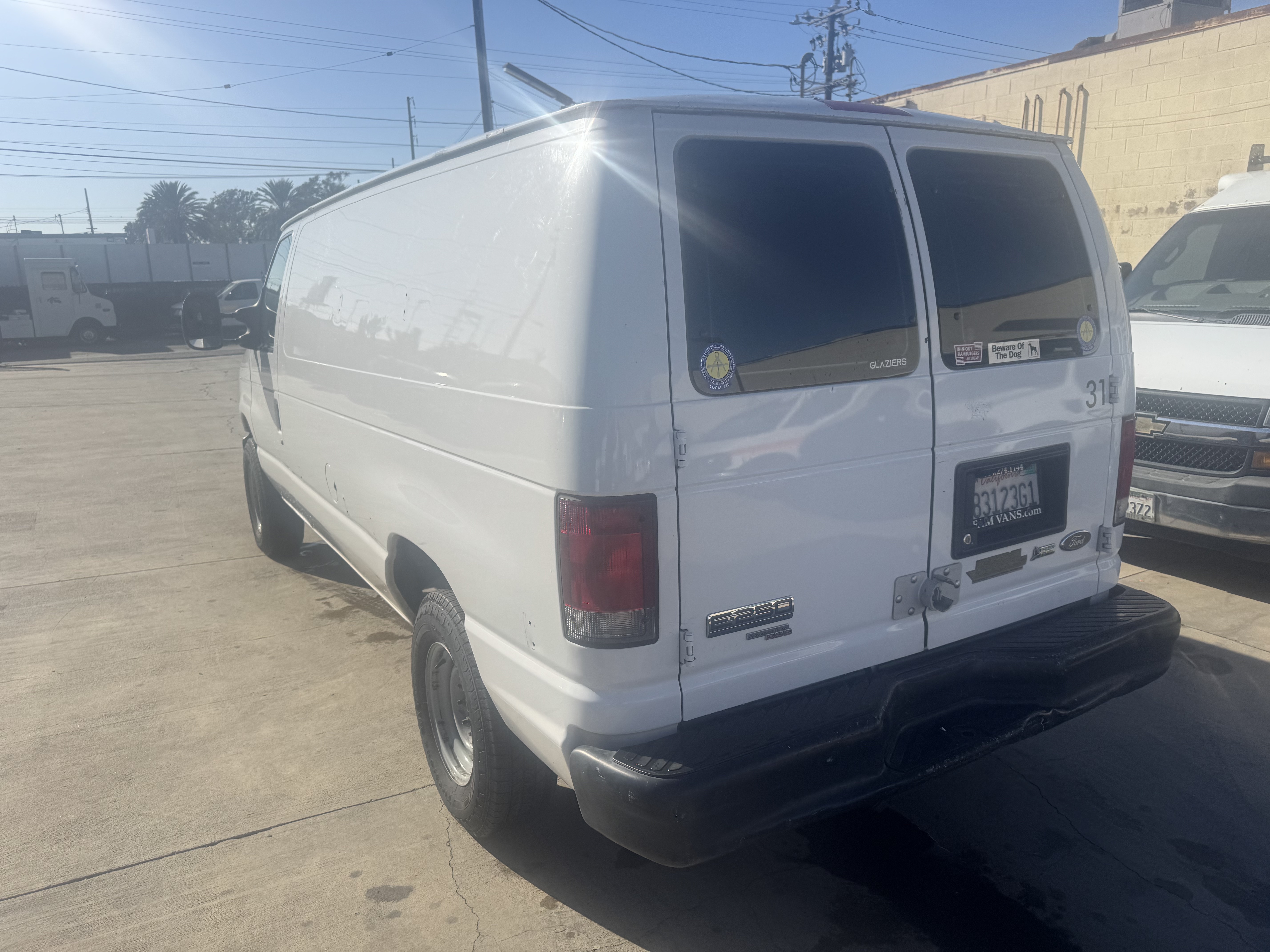 Used 2014 Ford E-250 and Econoline 250 UNAVAIL RWD image 3