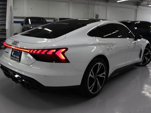 Used 2023 Audi e-tron GT Premium Plus image 7