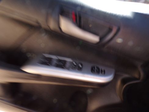 Used 2014 Toyota Camry SE image 11