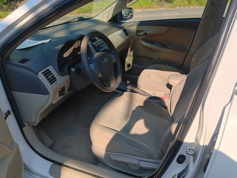 Used 2010 Toyota Corolla LE image 14