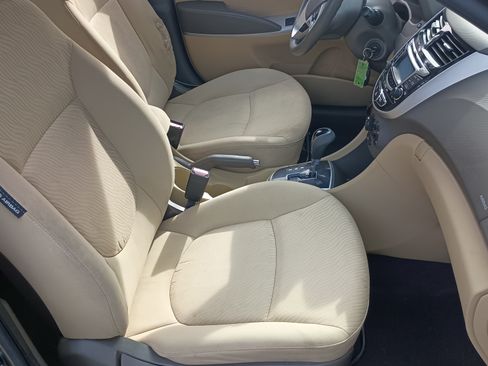 Used 2012 Hyundai Accent GLS image 7