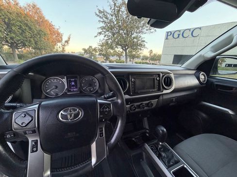 Used 2018 Toyota Tacoma PreRunner w/ SR5 Package RWD image 25
