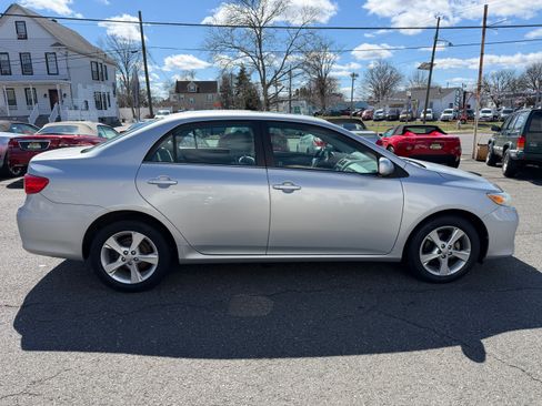 Used 2013 Toyota Corolla LE image 24