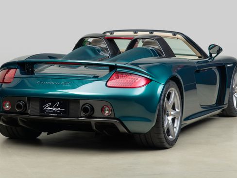 Used 2005 Porsche Carrera GT RWD image 6