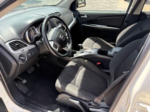 Used 2018 Dodge Journey FWD SE image 6