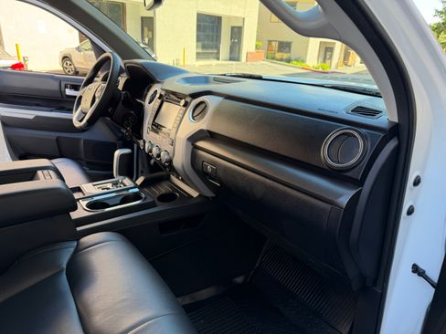 Used 2017 Toyota Tundra TRD Sport image 39