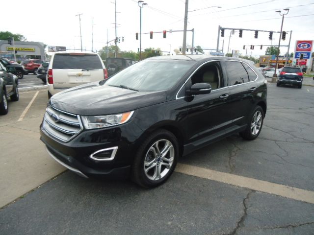 Used 2017 Ford Edge FWD Titanium image 3