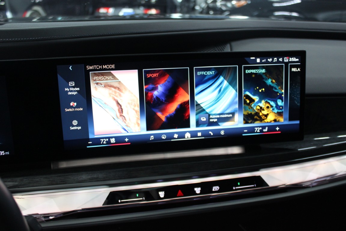 Used 2024 BMW i7 eDrive50 RWD image 32
