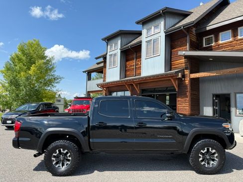 Used 2018 Toyota Tacoma 4x4 Double Cab image 7