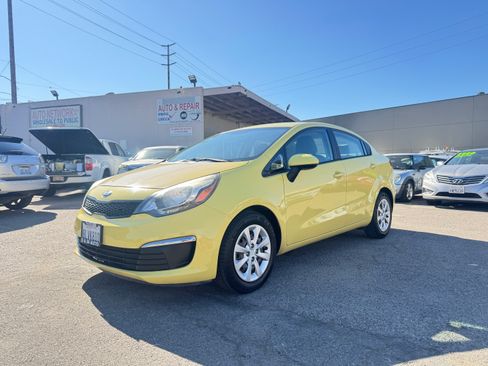 Used 2016 Kia Rio LX image 2