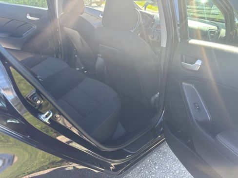 Used 2018 Kia Forte LX image 14